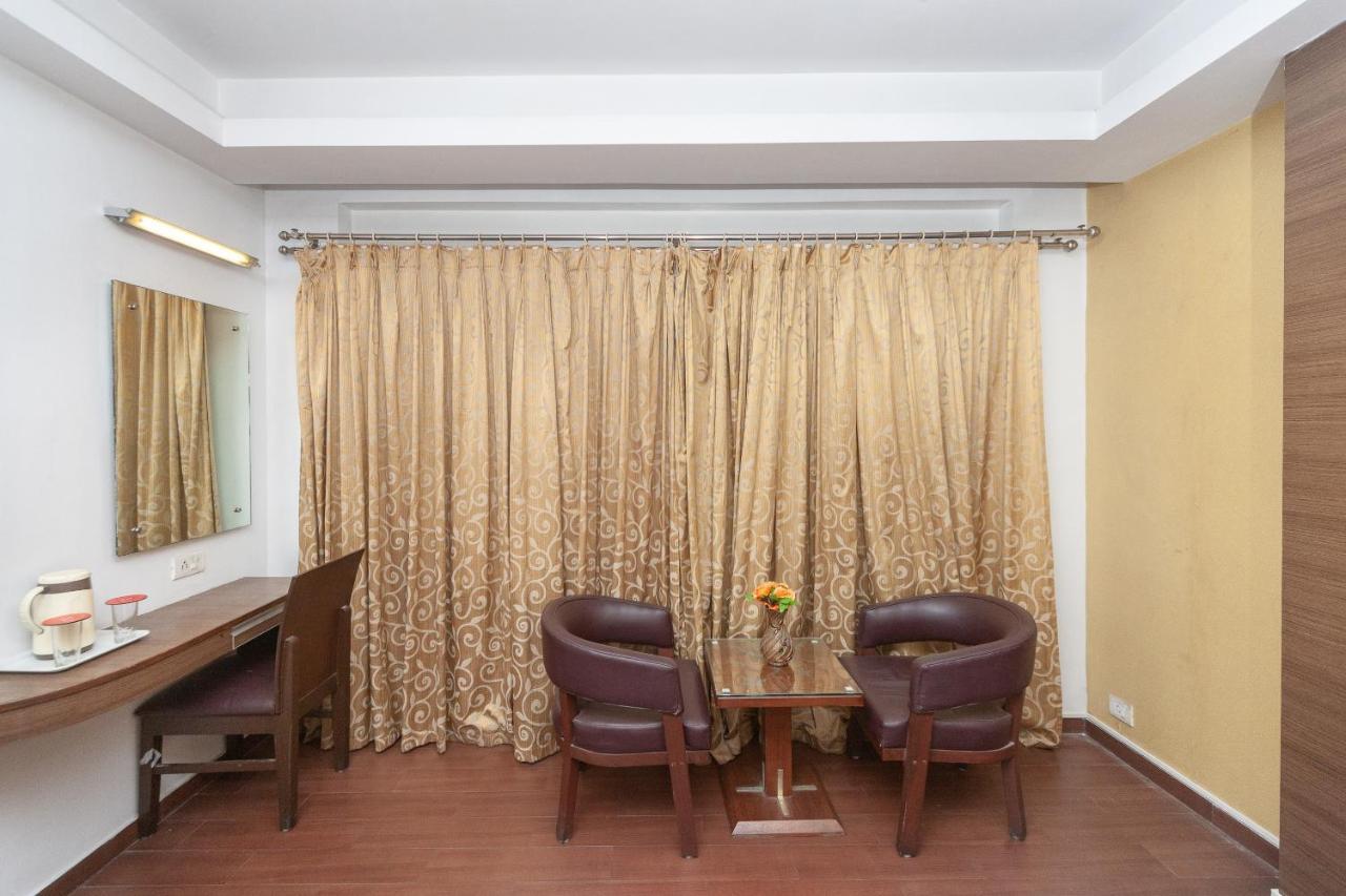 Oyo 19674 Apoorva'S Guest House Chennai Exterior photo